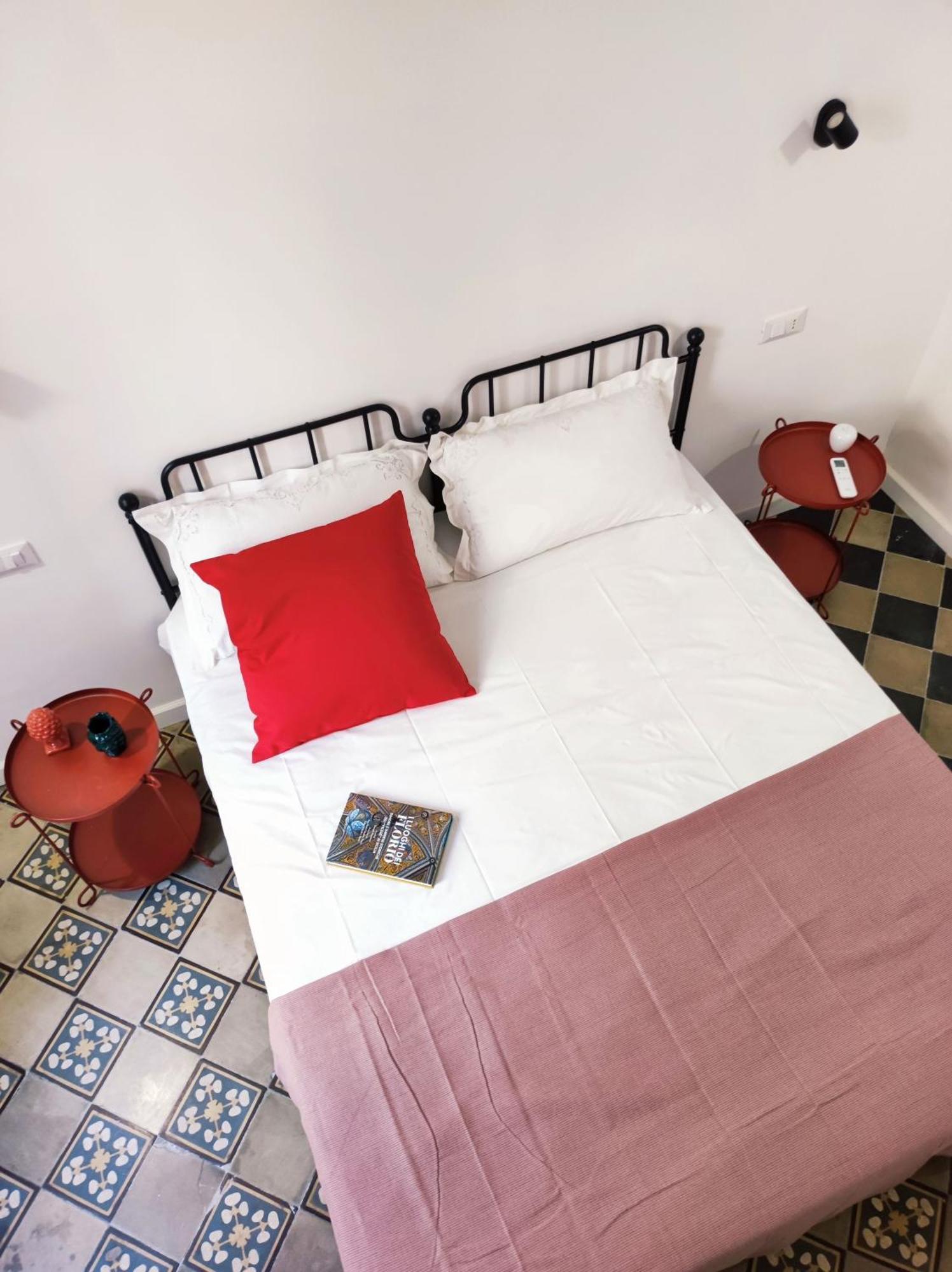 Donna Oliva Guest House Palermo Eksteriør billede