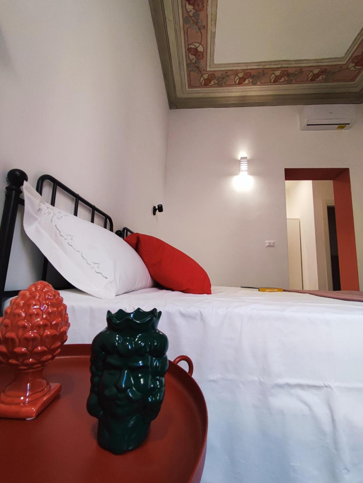 Donna Oliva Guest House Palermo Eksteriør billede