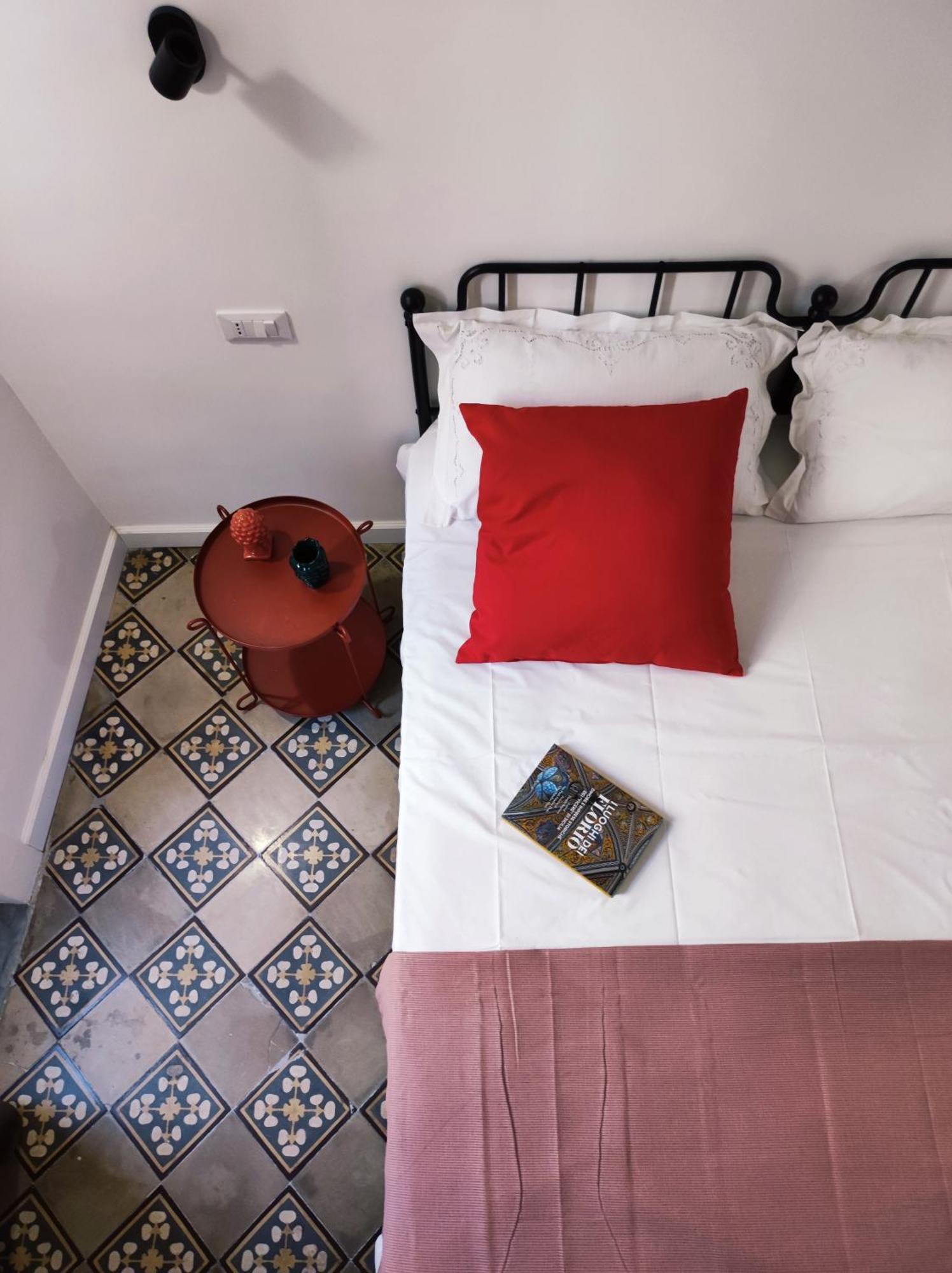 Donna Oliva Guest House Palermo Eksteriør billede
